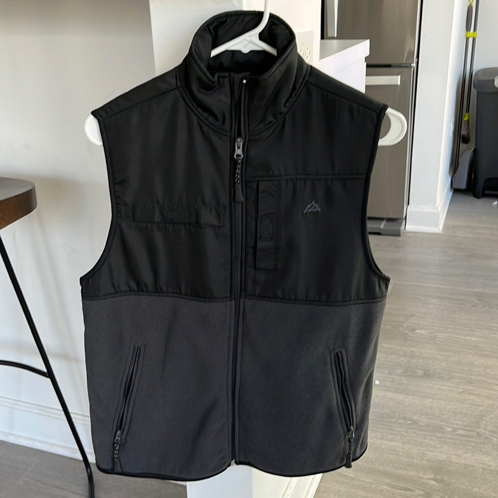 Black Snozu Vest, size 14/16